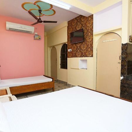 Spot On 45585 Hotel Aakash Ganga Varanasi Eksteriør billede