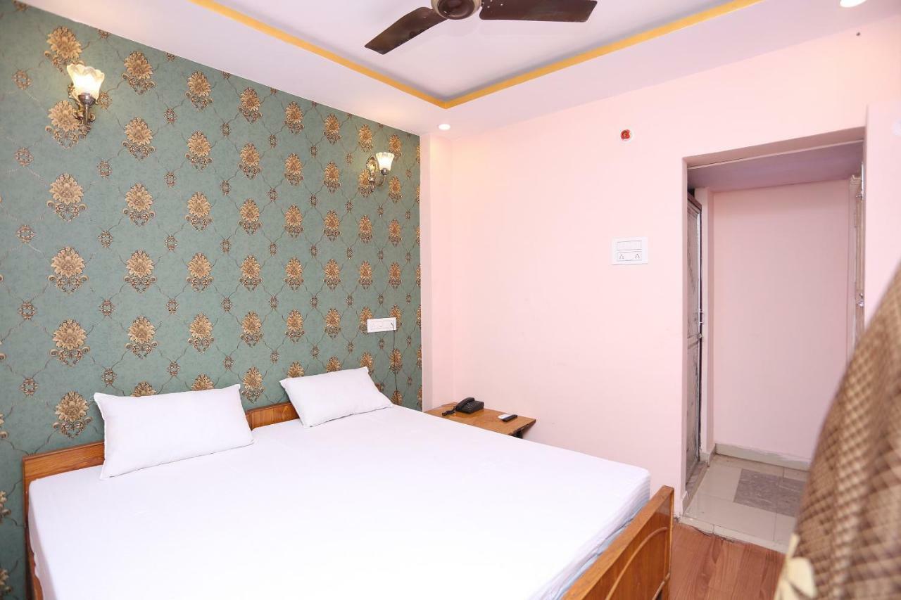 Spot On 45585 Hotel Aakash Ganga Varanasi Eksteriør billede