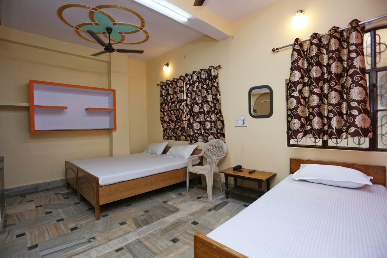 Spot On 45585 Hotel Aakash Ganga Varanasi Eksteriør billede