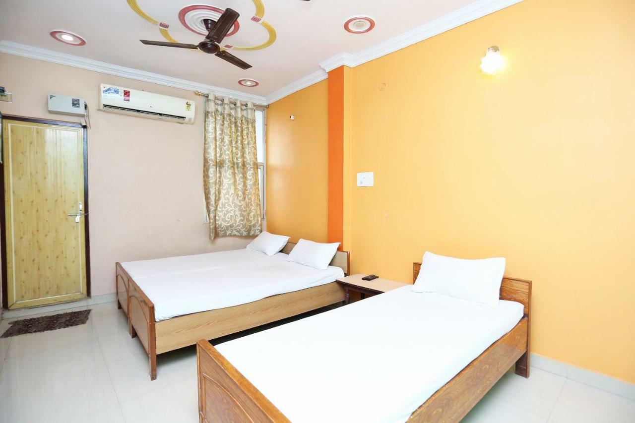 Spot On 45585 Hotel Aakash Ganga Varanasi Eksteriør billede