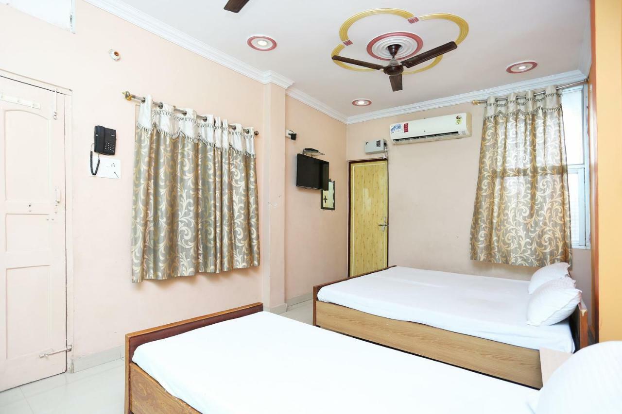 Spot On 45585 Hotel Aakash Ganga Varanasi Eksteriør billede