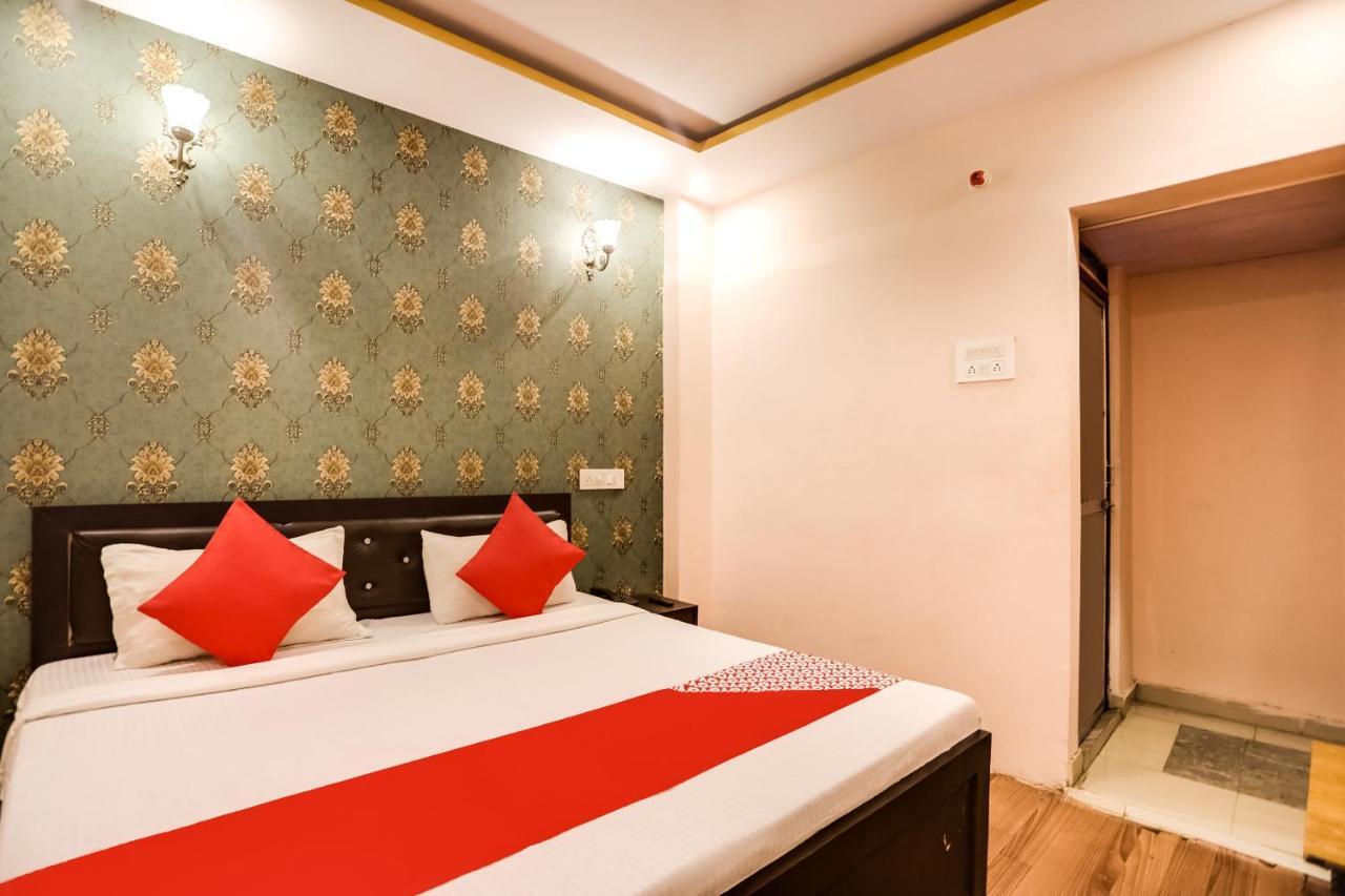 Spot On 45585 Hotel Aakash Ganga Varanasi Eksteriør billede