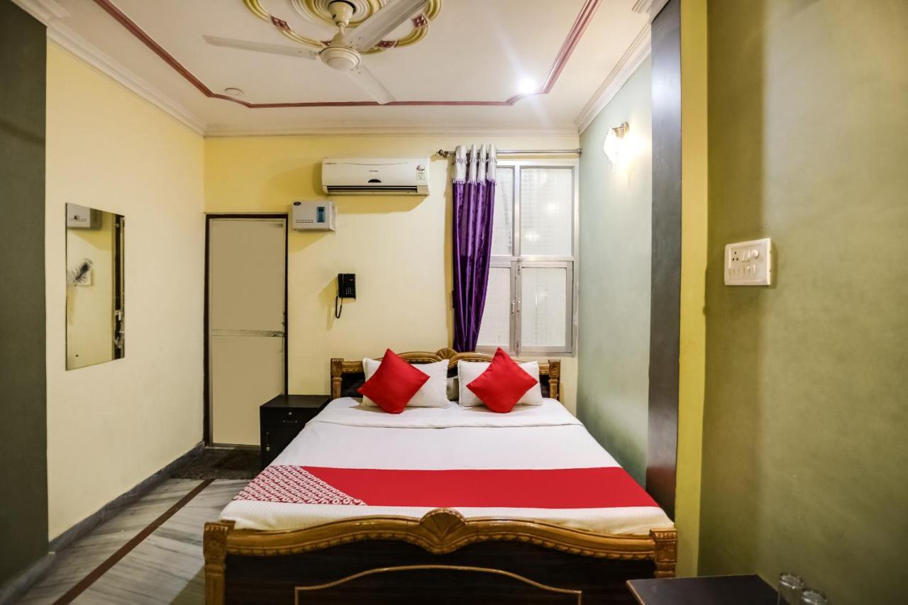 Spot On 45585 Hotel Aakash Ganga Varanasi Eksteriør billede