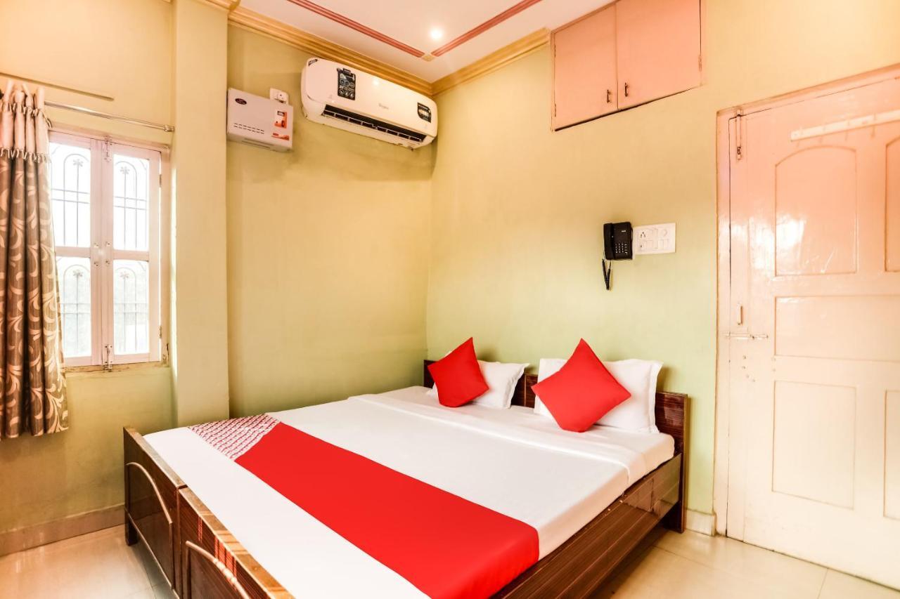 Spot On 45585 Hotel Aakash Ganga Varanasi Eksteriør billede