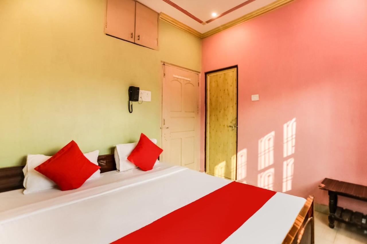 Spot On 45585 Hotel Aakash Ganga Varanasi Eksteriør billede